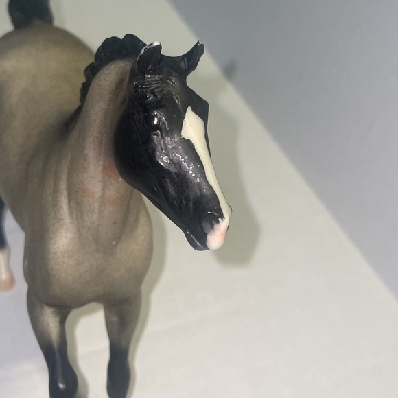 Breyer horse blue roan quarter horse - Picture 8 of 10